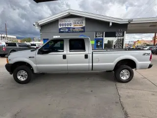 2001 Ford Super Duty F-350 SRW Crew Cab 156" XL 4WD