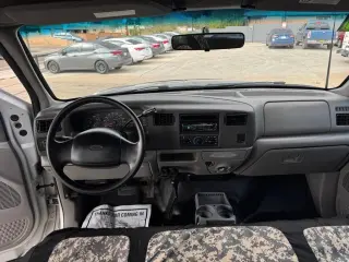 2001 Ford Super Duty F-350 SRW Crew Cab 156" XL 4WD