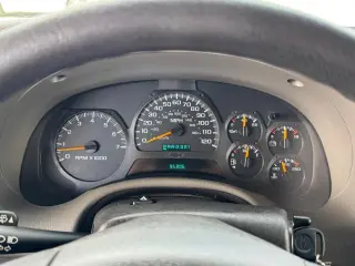 2004 Chevrolet TrailBlazer 4dr 2WD LS