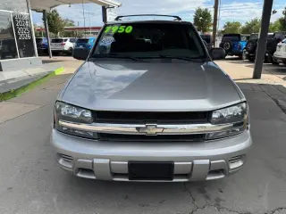 2004 Chevrolet TrailBlazer 4dr 2WD LS