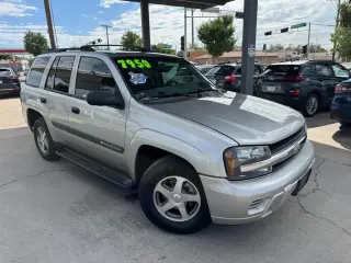 2004 Chevrolet TrailBlazer 4dr 2WD LS