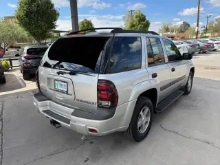 2004 Chevrolet TrailBlazer 4dr 2WD LS