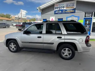 2004 Chevrolet TrailBlazer 4dr 2WD LS