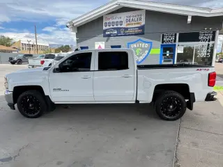 2018 Chevrolet Silverado 1500 4WD Crew Cab 143.5" LT w/1LT