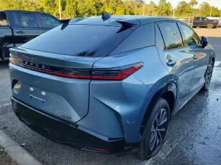 Lexus RZ 450e 2024 tracción en todas las ruedas Premium 4p Crossover con ruedas de 18 pulgadas