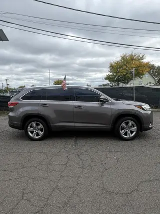 2019 Toyota Highlander Limited V6 FWD (Natl)