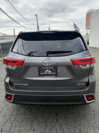 2019 Toyota Highlander Limited V6 FWD (Natl)