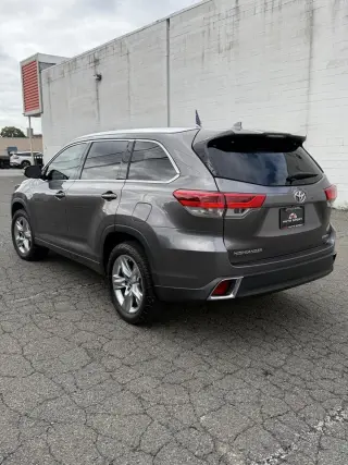 2019 Toyota Highlander Limited V6 FWD (Natl)