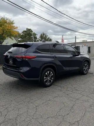 2021 Toyota Highlander XLE AWD (Natl)