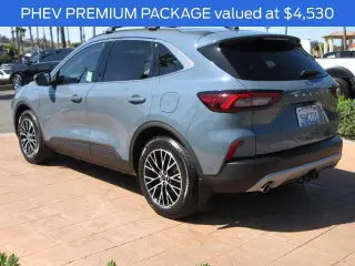 Ford Escape Plug-In Hybrid 2023 Base 4dr SUV