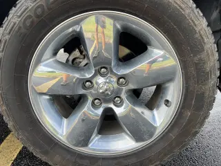 2016 RAM 1500 4WD Crew Cab 140.5" Big Horn