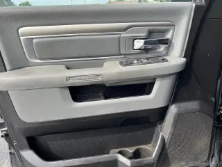 2016 RAM 1500 4WD Crew Cab 140.5" Big Horn
