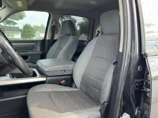 2016 RAM 1500 4WD Crew Cab 140.5" Big Horn