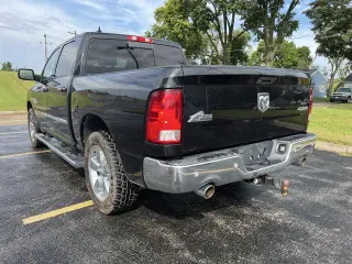 2016 RAM 1500 4WD Crew Cab 140.5" Big Horn