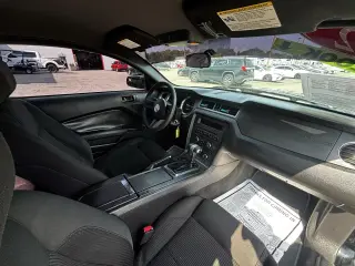 2012 Ford Mustang 2dr Cpe V6