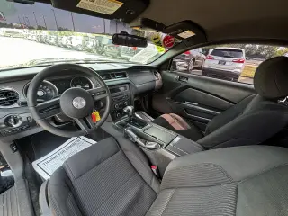 2012 Ford Mustang 2dr Cpe V6