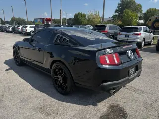 2012 Ford Mustang 2dr Cpe V6