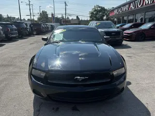 2012 Ford Mustang 2dr Cpe V6