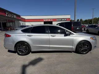 2018 Ford Fusion SE FWD