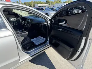 2018 Ford Fusion SE FWD