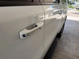 Ram 1500 2022 4x4 Laramie 4dr Cabina de Tripulacion Doble 5.6 ft. SB Camioneta