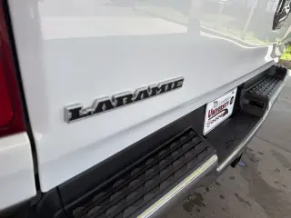 Ram 1500 2022 4x4 Laramie 4dr Cabina de Tripulacion Doble 5.6 ft. SB Camioneta