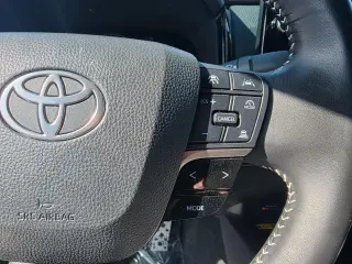 2025 Toyota Camry Hybrid SE