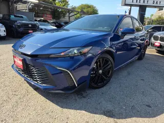 2025 Toyota Camry Hybrid SE