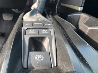 2025 Toyota Camry Hybrid LE