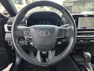 2025 Toyota Camry Hybrid SE