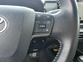 2025 Toyota Camry Hybrid SE