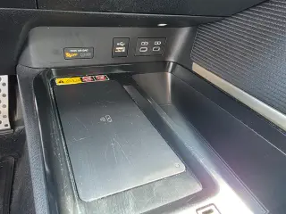 2025 Toyota Camry Hybrid SE