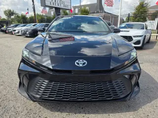 2025 Toyota Camry Hybrid SE