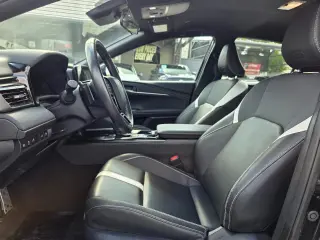 2025 Toyota Camry Hybrid SE