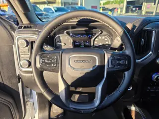 2023 GMC Sierra 2500HD Denali Crew Cab 4WD SB