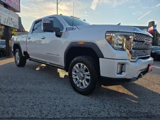 2023 GMC Sierra 2500HD Denali Crew Cab 4WD SB