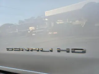 2023 GMC Sierra 2500HD Denali Crew Cab 4WD SB
