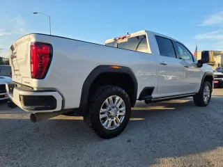 2023 GMC Sierra 2500HD Denali Crew Cab 4WD SB