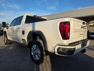2023 GMC Sierra 2500HD Denali Crew Cab 4WD SB