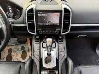 2018 Porsche Cayenne Base