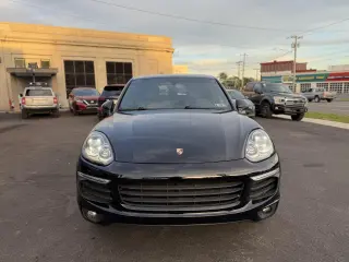 2018 Porsche Cayenne Base