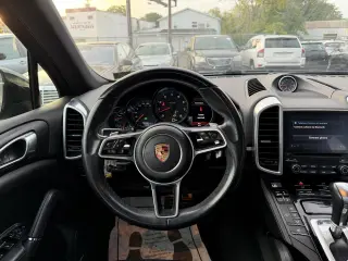 2018 Porsche Cayenne Base