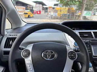2013 Toyota Prius V