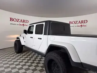 Jeep Gladiator 2021 4x4 Sport 4p. Cabasión de tripulación 5.0 ft. CB