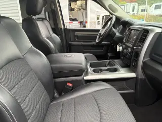 2018 RAM 1500 Sport Crew Cab SWB 4WD