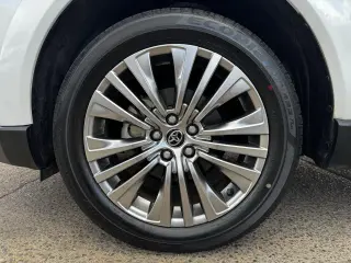 2024 Toyota Venza Nightshade AWD (Natl)