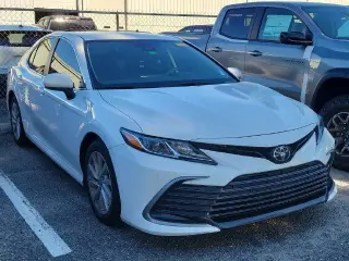 Toyota Camry 2023 LE 4p Sedano