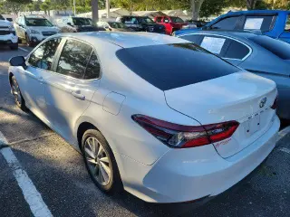 Toyota Camry 2023 LE 4p Sedano