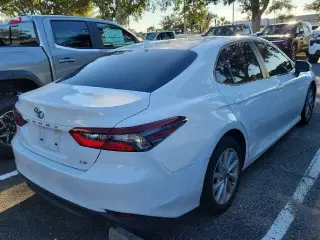 Toyota Camry 2023 LE 4p Sedano