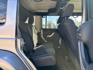 2016 Jeep Wrangler Unlimited 4WD 4dr Sahara
